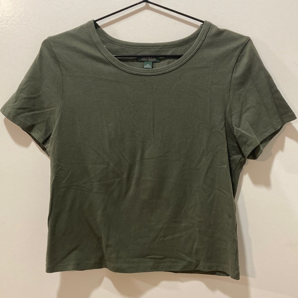 Wild Fable (Medium) Army Green cropped tee